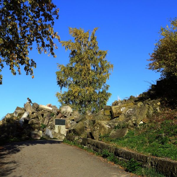 Trümmerreste des Birkenkopfs